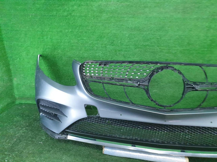 Бампер передний Mercedes GLC X253 15-19 В сборе