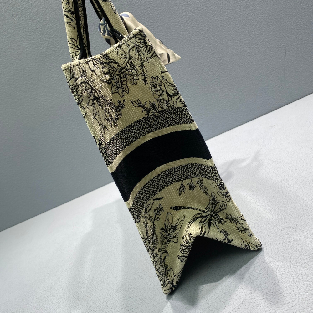 Christian Dior Book Tote 36 cm