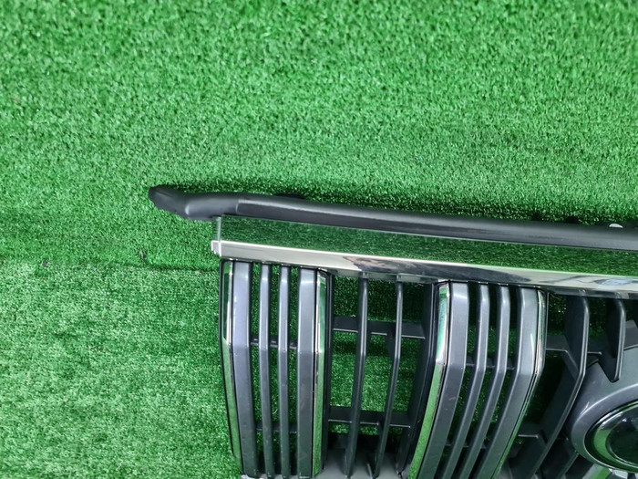 Решетка радиатора Toyota Land Cruiser Prado 150 (2017-н.в.)