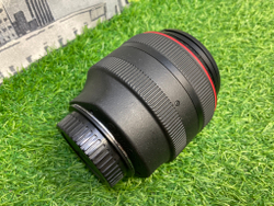 Canon EF 85mm 1.2L II USM