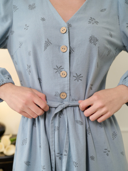 Платье с воротником длинное