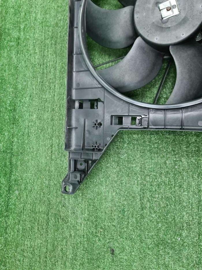 Диффузор с вентилятором Lada Largus (2012-н.в.)