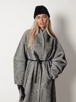 Шуба из экомеха с воротником-стойкой