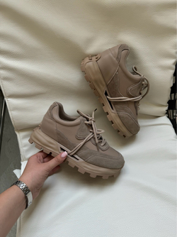 Кроссовки из натуральной кожи