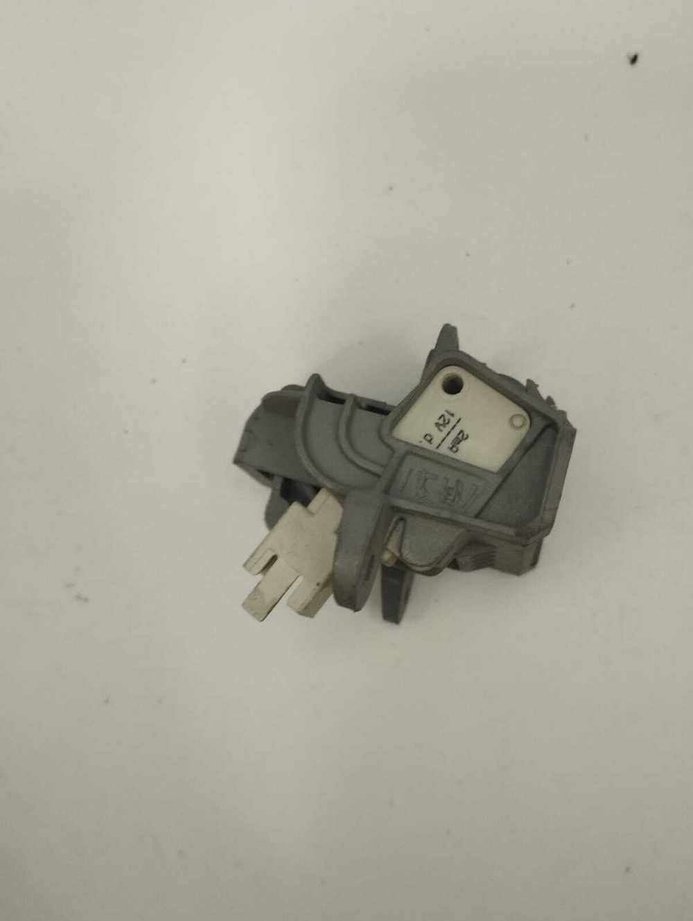 4 Замок для посудомоечной машины Indesit C00282805 б/у