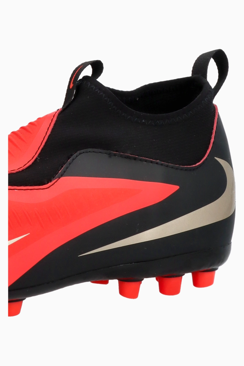 Бутсы Nike Phantom 6 High Academy AG Junior - красный