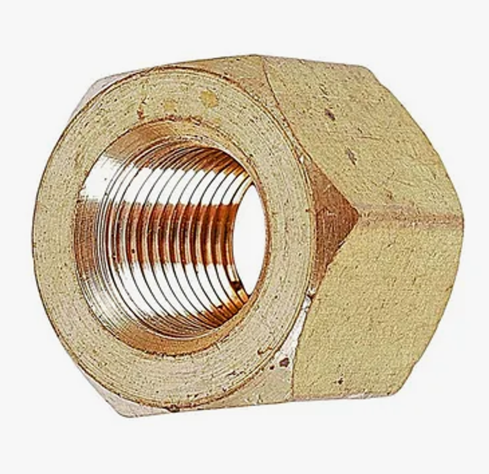 Гайка 10х1.0 приемной трубы  Волга ключ 17 (латунь)