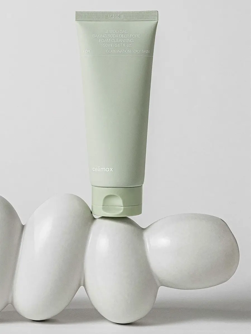 Celimax Пенка с содой для глубокого очищения Ji Woo Gae Baking Soda Deep Pore Foam Cleansing 150 мл