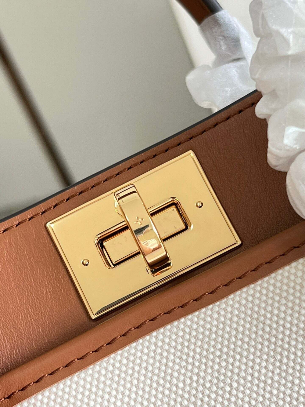 Louis Vuitton On My Side PM