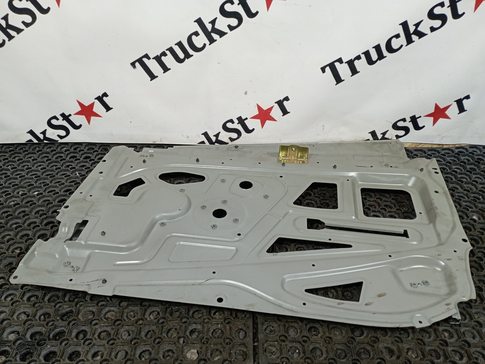 Кронштейн стеклоподъемника правого 2022г.