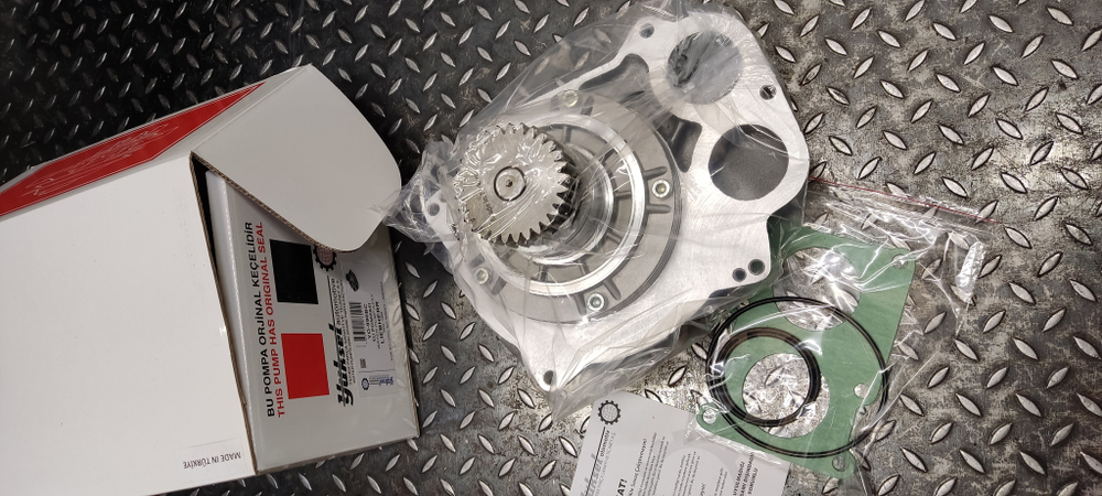 Водяная помпа Liebherr 10121021 с корпусом