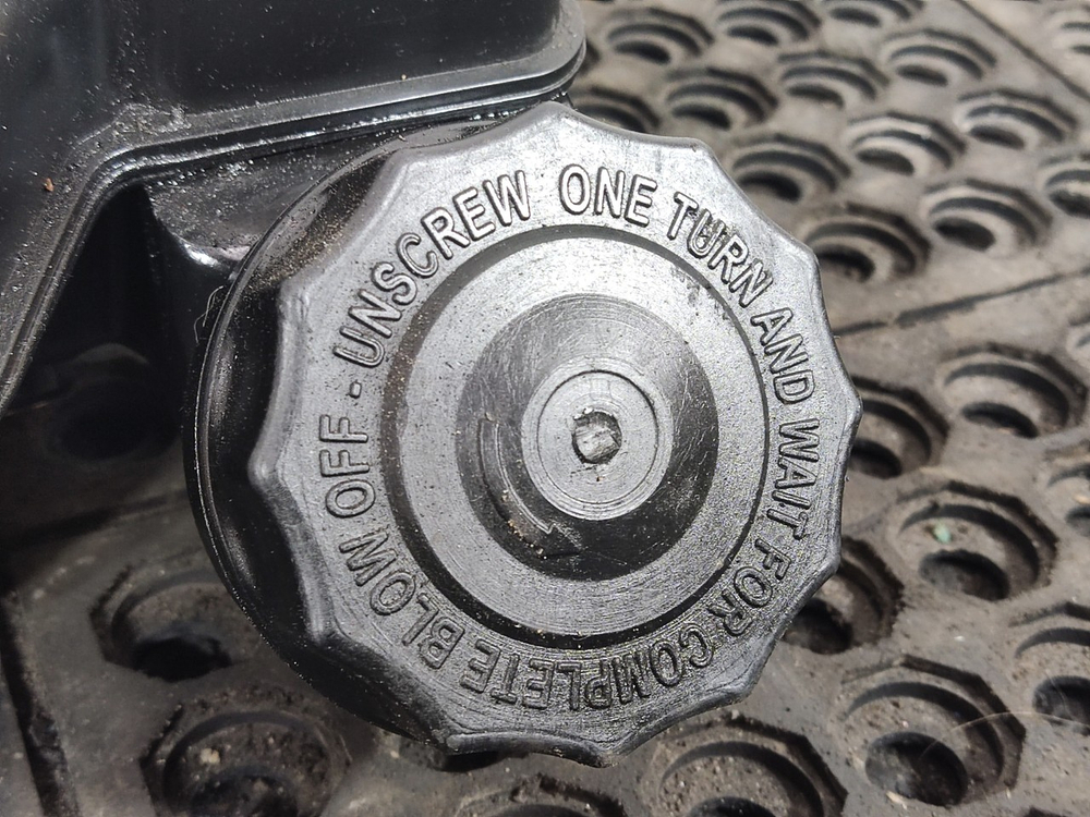 Бачок расширительный