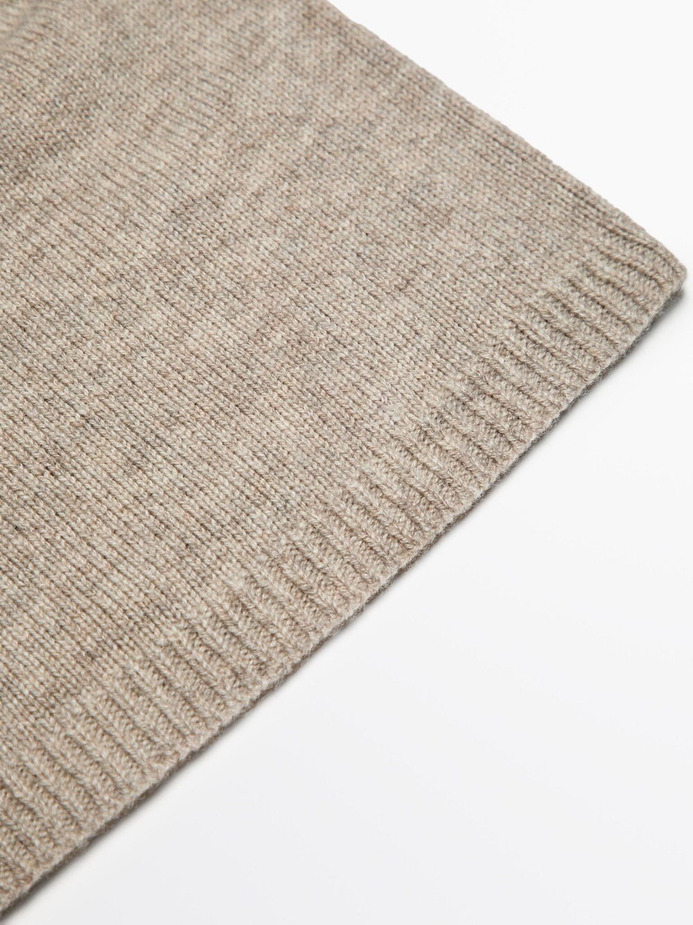 Massimo Dutti Шапка бини из тонкого трикотажа, песочный