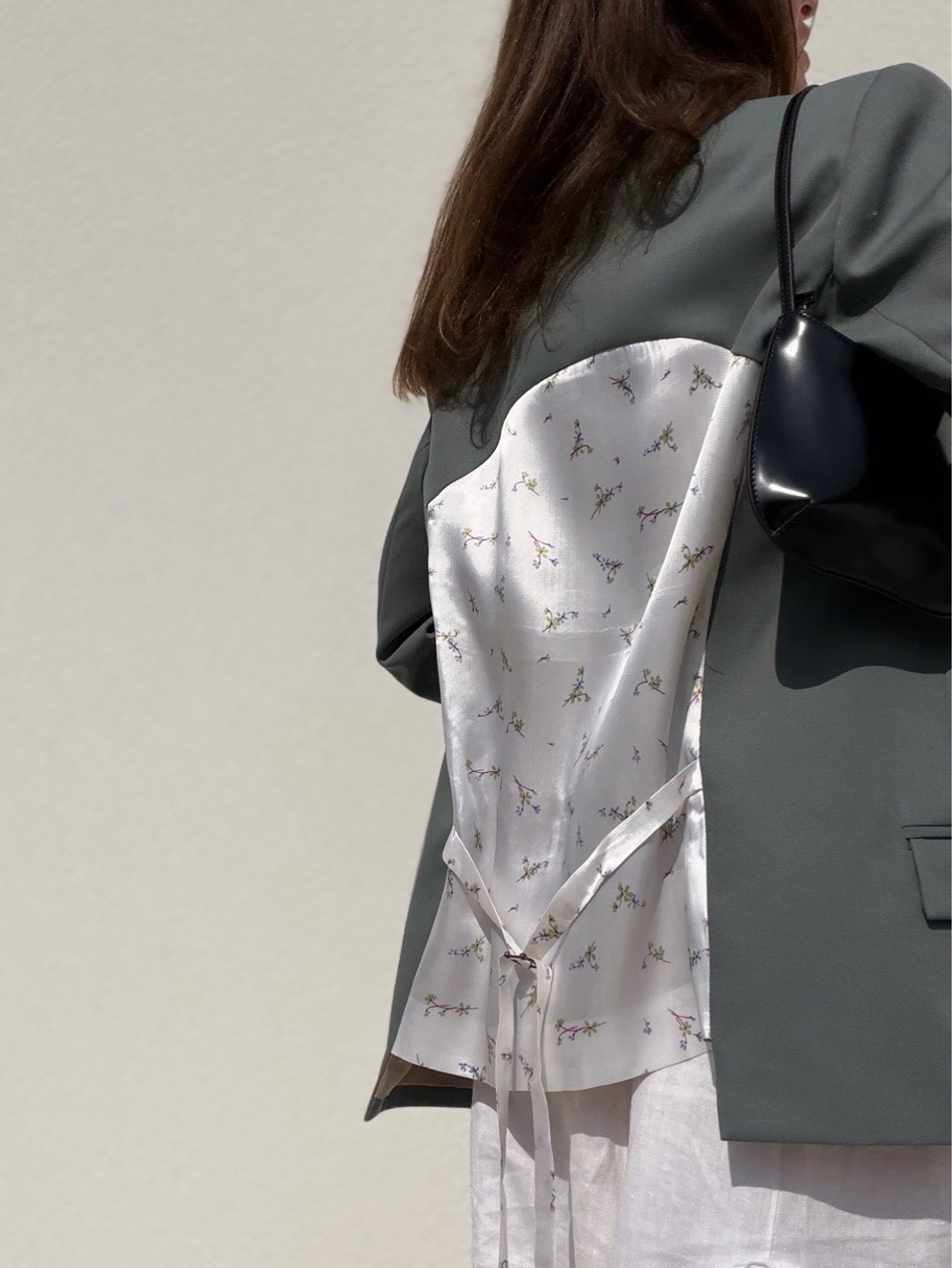 Жакет Полынь с молочной спинкой с нежными цветами