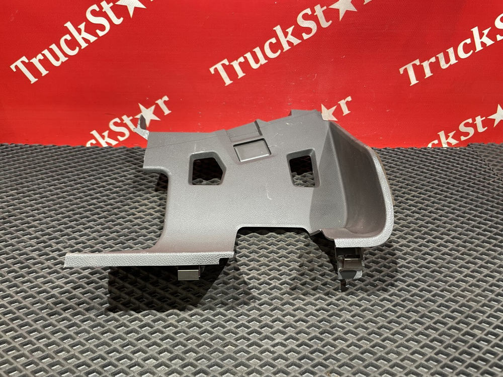 Накладка панели приборов левая 2019г.