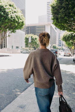 ZARA СВИТЕР ИЗ МЯГКОГО ТРИКОТАЖА С V-ОБРАЗНЫМ ВЫРЕЗОМ, СЕРО-КОРИЧНЕВЫЙ МЕЛАНЖ