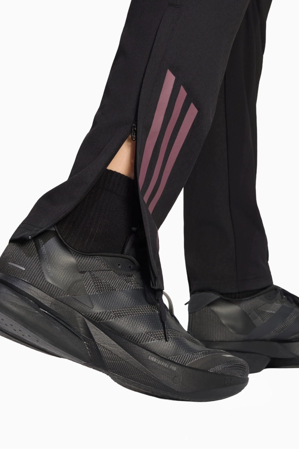 Штаны adidas Real Madrid 25/26 Competition Presentation - черный