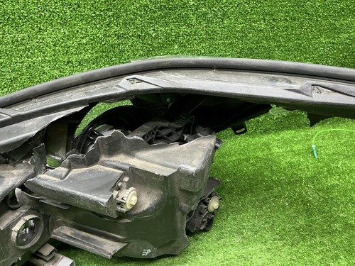 Битая Фара правая Subaru Forester 5 SK (18-21) LED