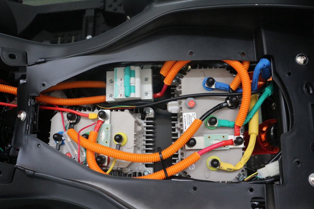 Квадроцикл GreenCamel Сахара A4520 4x4 (72V 4000W R12 alum)