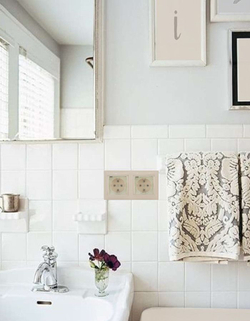 Legrand розетка 4120 с рамкой 2 с/к