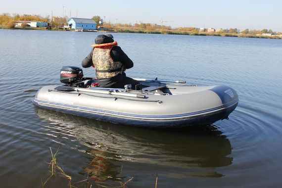Лодка ПВХ ФЛАГМАН 330 U