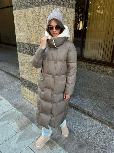 Длинный двусторонний коричнево-белый пуховик