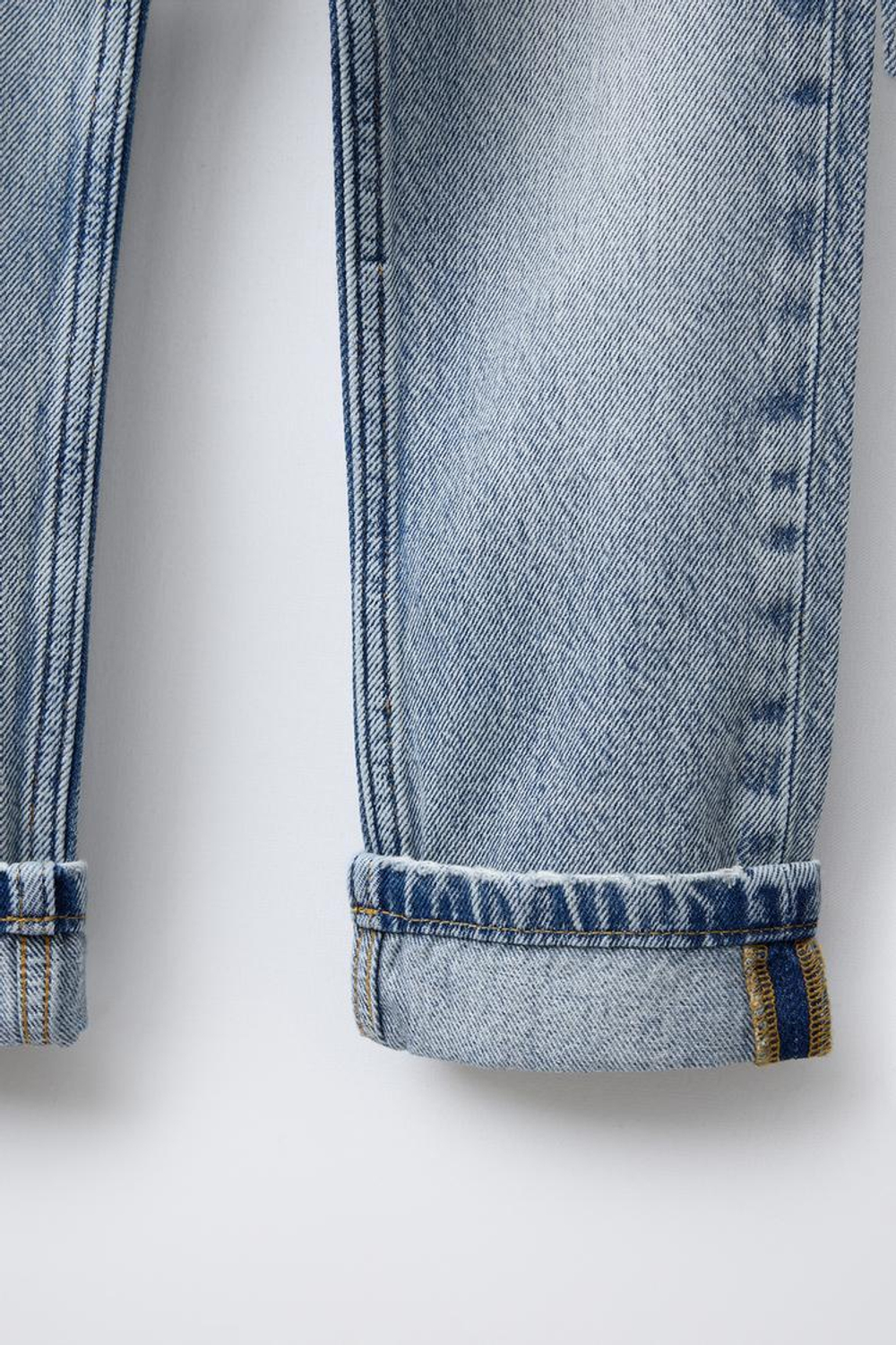 ZARA ДЖИНСЫ ПРЯМОГО КРОЯ, СВЕТЛО-ГОЛУБОЙ