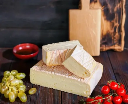 Сыр Таледжо из коровьего молока ТМ Маркур 200 г
