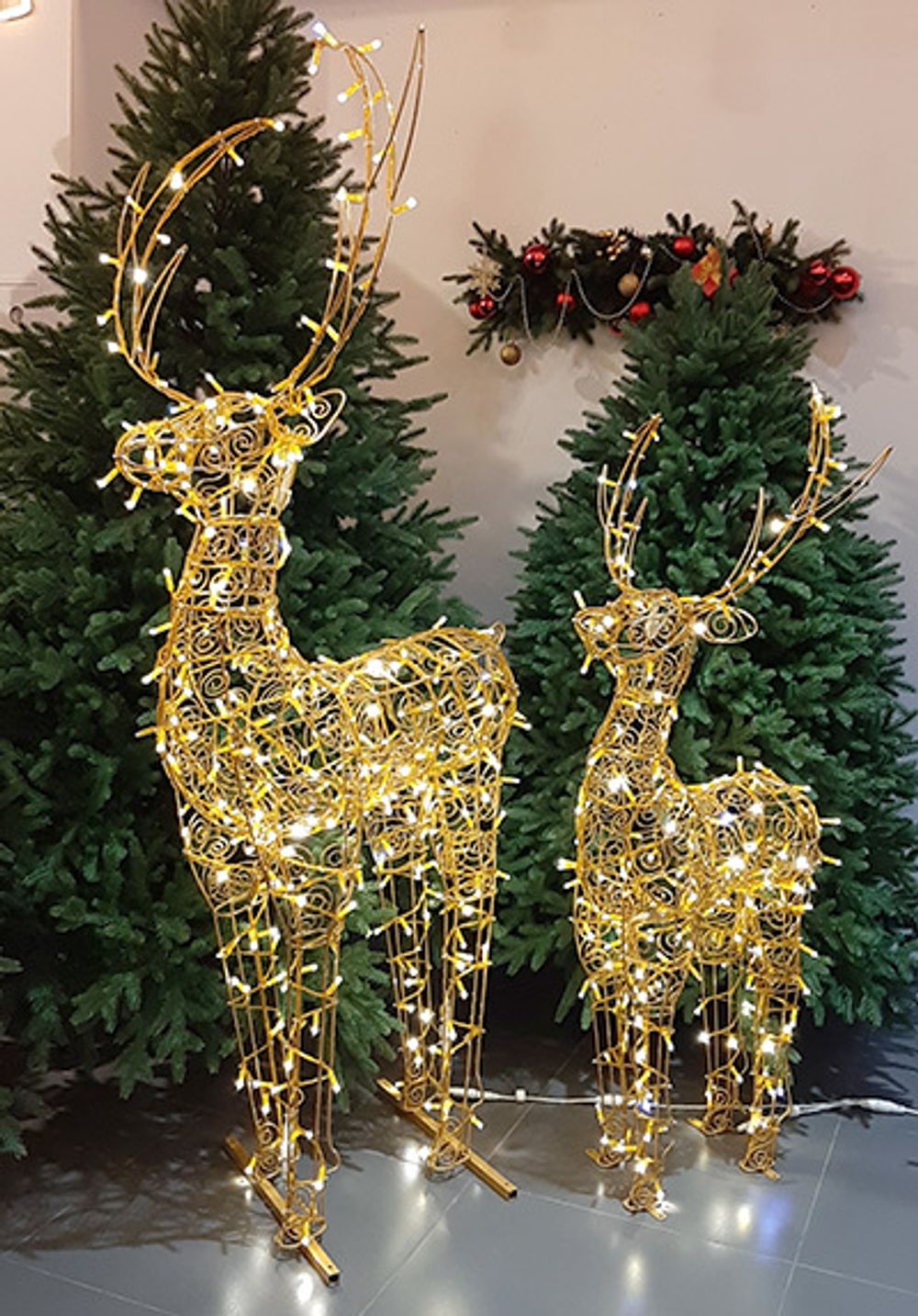 Световая фигура "олень ажурный" каркас золотого цвета