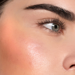 ZOEVA Velvet Love Liquid Highlighting Blush - Румяна в жидкой форме с эффектом осветления оттенок Peach Nectar, 13 ml