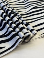 Хлопок с шелком Valentino белый с черным анималистичным принтом