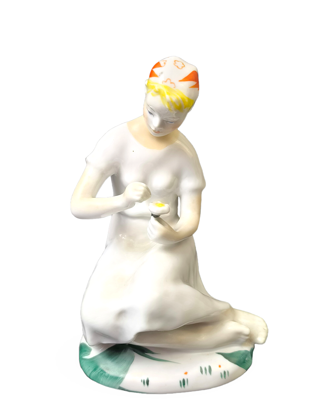 Фарфоровая статуэтка "Гадание на ромашке" ЛФЗ