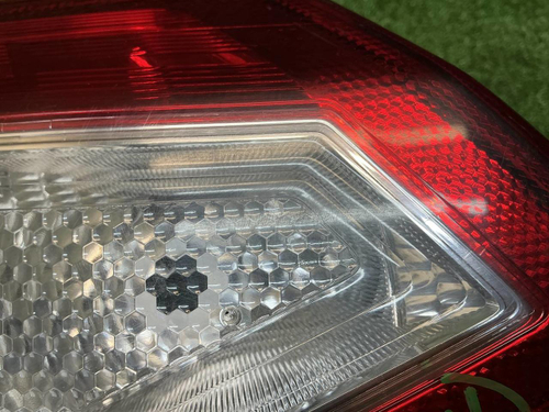 Фонарь левый внутренний Suzuki Vitara 2 (14-19)