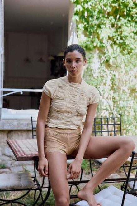 ZARA ТРИКОТАЖНЫЙ ТОП СО СБОРКАМИ И ВЫШИВКОЙ, ЭКРЮ