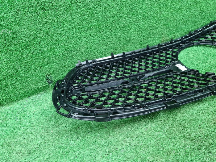 Решетка радиатора Mercedes GLC X254 (2022-н.в.)