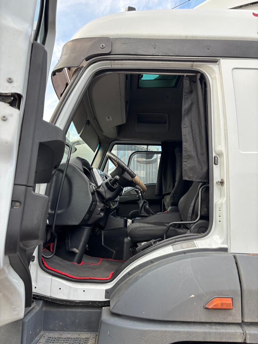 Ford Cargo 4x2 Седельный тягач Cargo (Дизельный, 12,7 л, 420 л.с., МТ)
