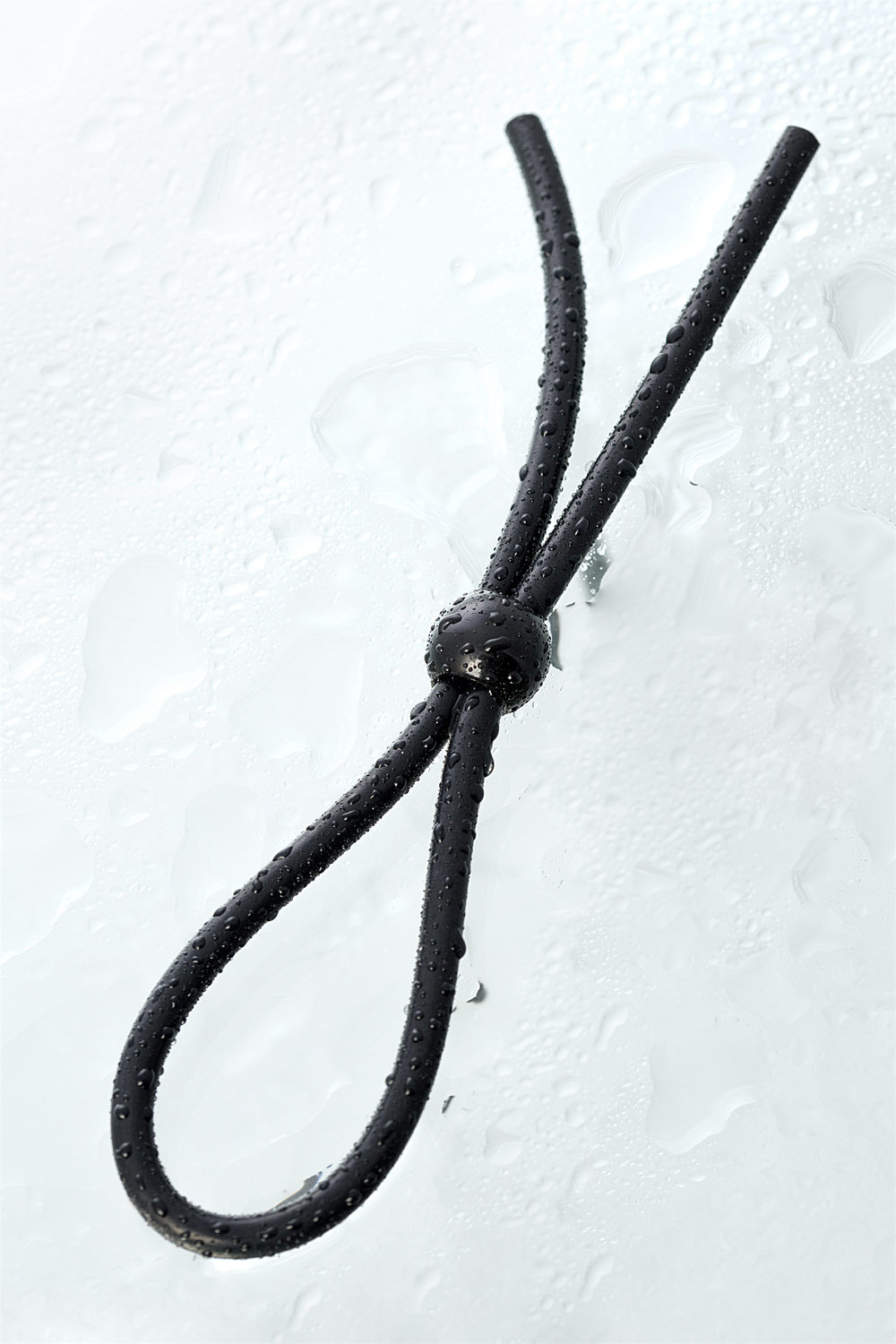 Лассо на пенис A-toys с одной бусиной черное 19,5 см