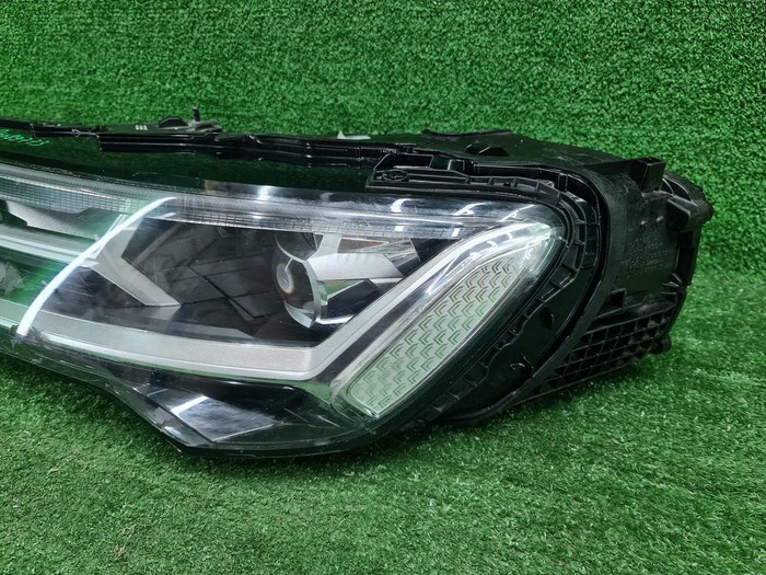 Фара левая Audi Q7 2 (2019-н.в.) LED