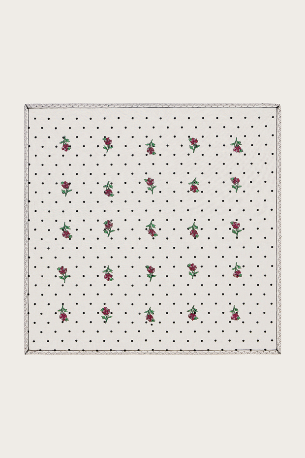 Платок из шелковой сетки с авторской вышивкой