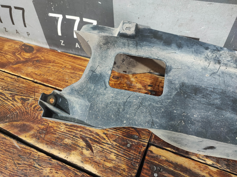 Пыльник заднего бампера Toyota Land Cruiser Prado 150 15-21 Б/У Оригинал 5872460070