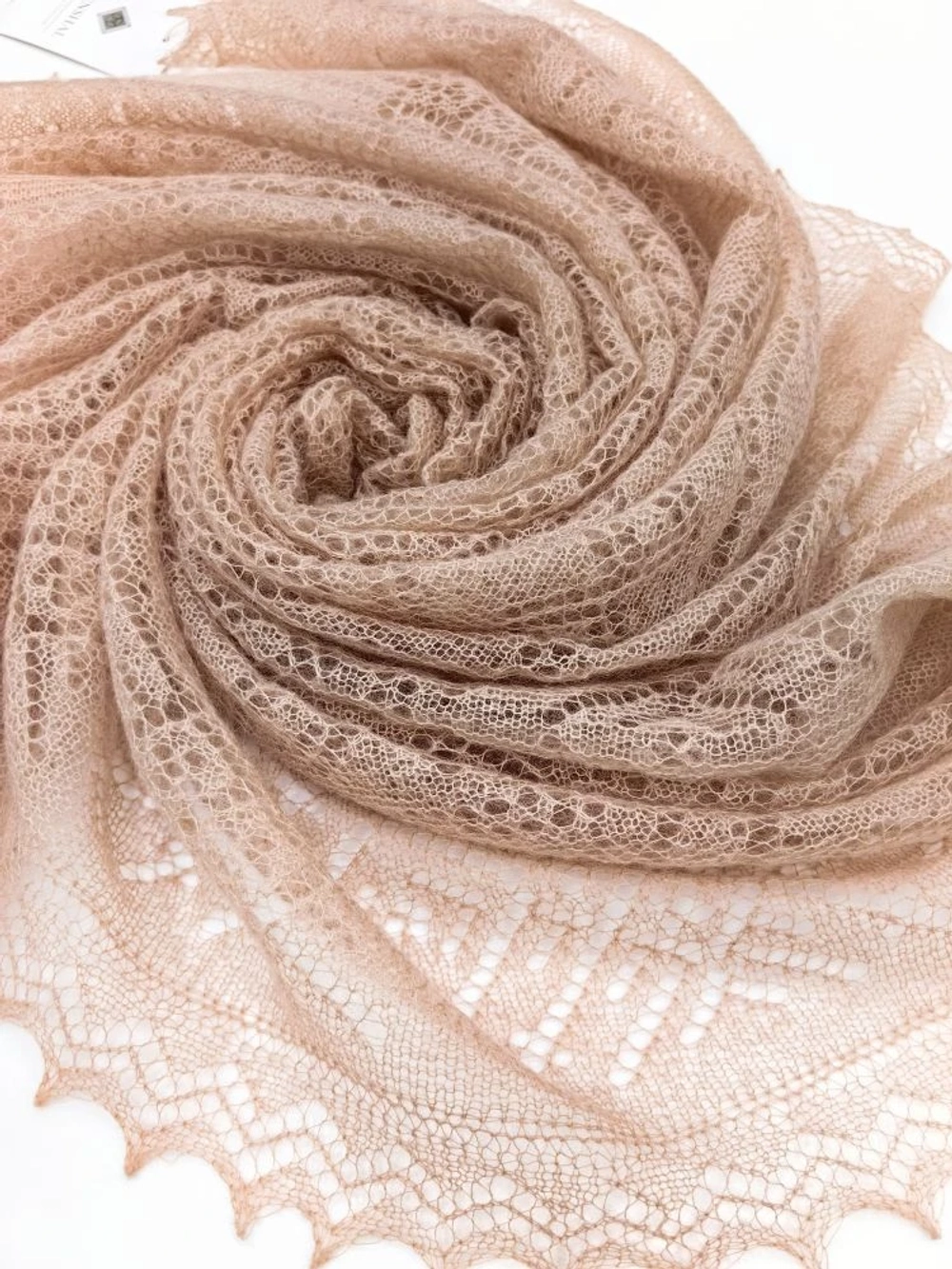 Оренбургский пуховый платок-паутинка А120-29 бежевый