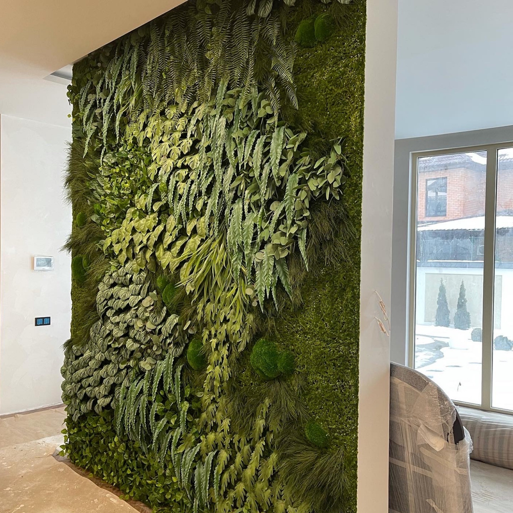 21.02. Вертикальное озеленение искусственными и стабилизированными растениями и мхом.