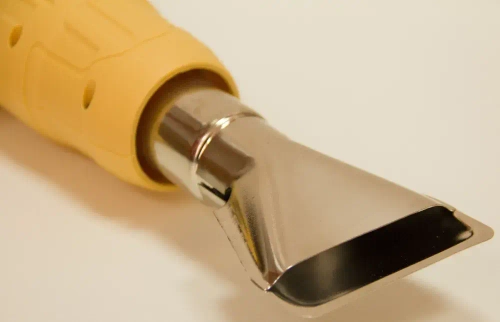 Фен промышленный-строительный Partnertool PHG2000SET, 2кВт, 2 режима 300-600С, 500л/мин, 6 насадок, КЕЙС