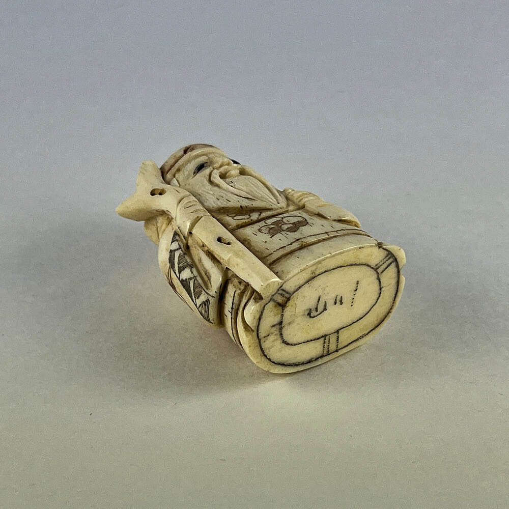 Статуэтка нэцкэ Дзюродзин с посохом и кисетом