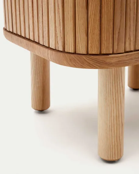 Mailen Прикроватная тумбочка из ясеневого шпона с натуральной отделкой 50 x 55 см