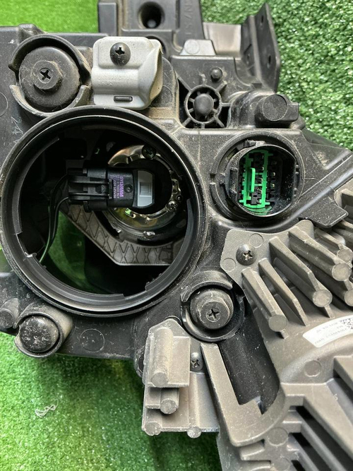 Фара правая Hyundai Elantra 7 CN7 (20-23) галоген