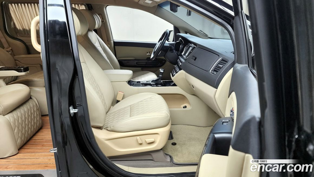 Kia The New Carnival (Sedona) Бензин 9-и местный 하이리무진(특장업체) (02.2020)