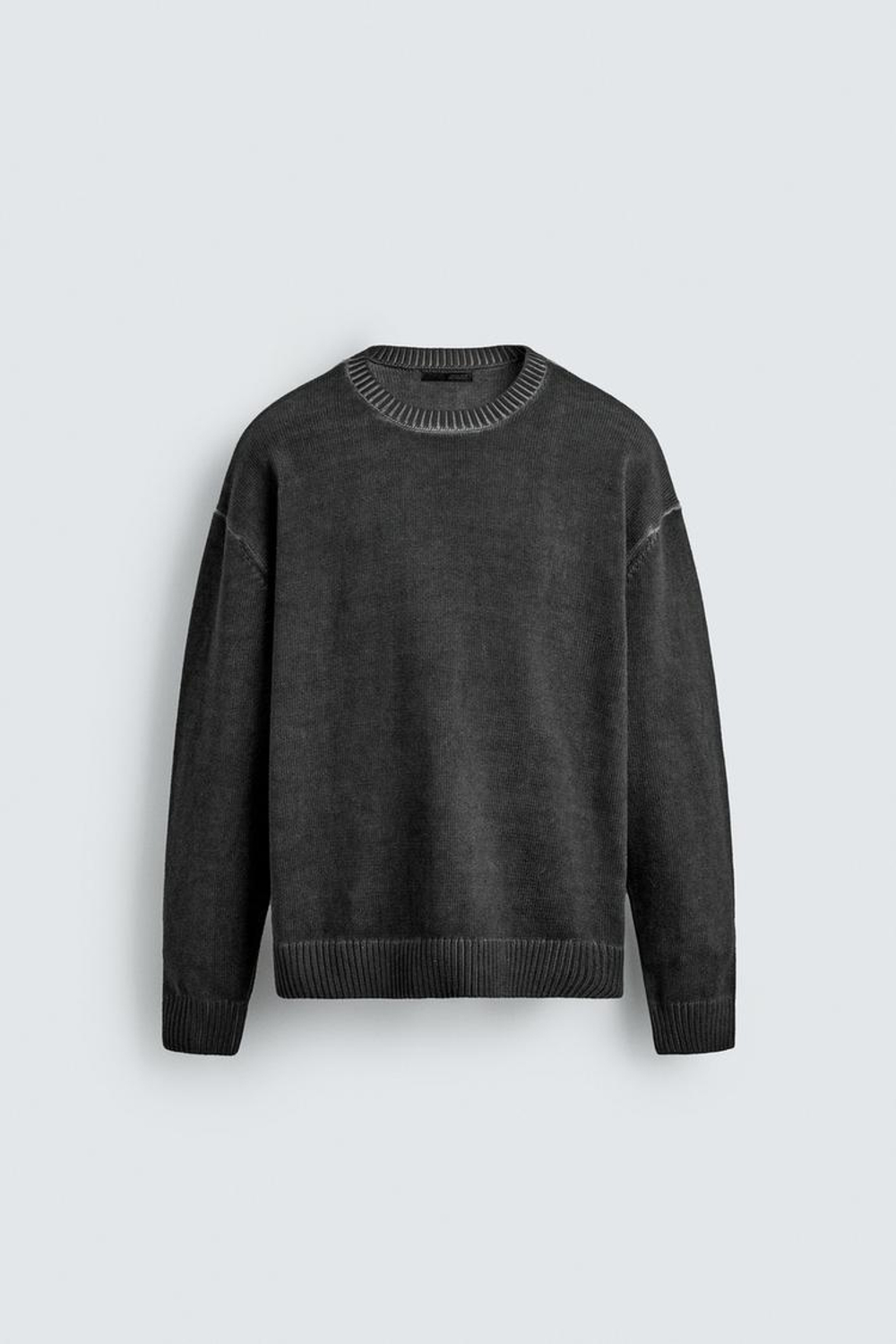 ZARA СВИТЕР ИЗ РЕЛЬЕФНОЙ ТКАНИ С ЭФФЕКТОМ ПОТЕРТОСТИ, ЧЕРНЫЙ