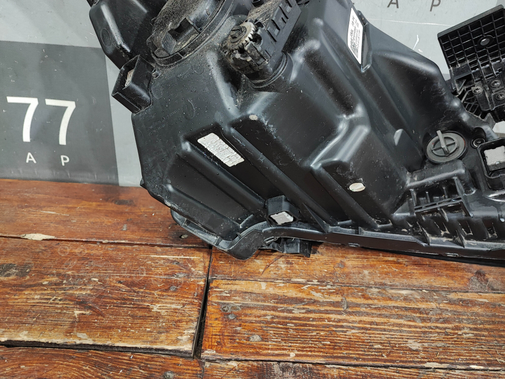 Фара левая галоген Kia Rio 4 (FB) 20-нв Б/У Оригинал 92101H0500