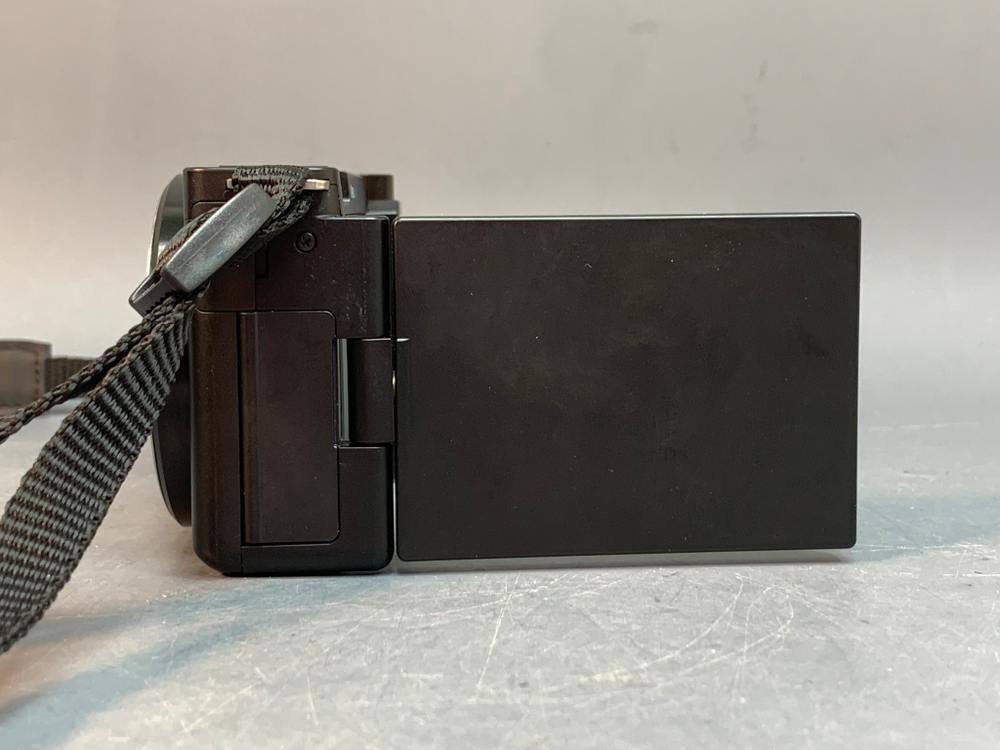 Sony ZV-E10 Kit 16-50mm 560 кадров
